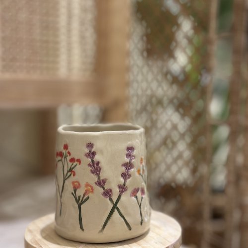 ورشة طباعة الورد و الدانتيل عالخزف (slab building) قطعتين